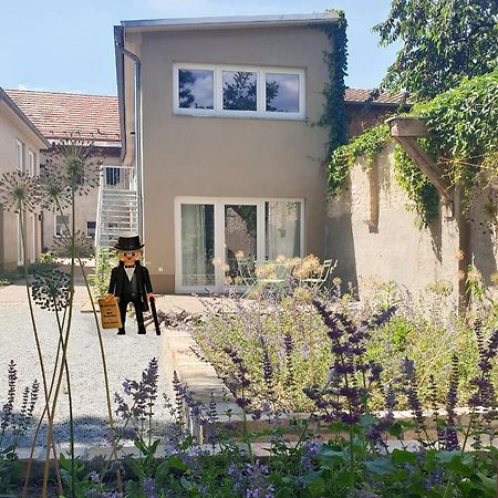 Travel Art Boardinghouse Aparthotel Нойрупин Екстериор снимка