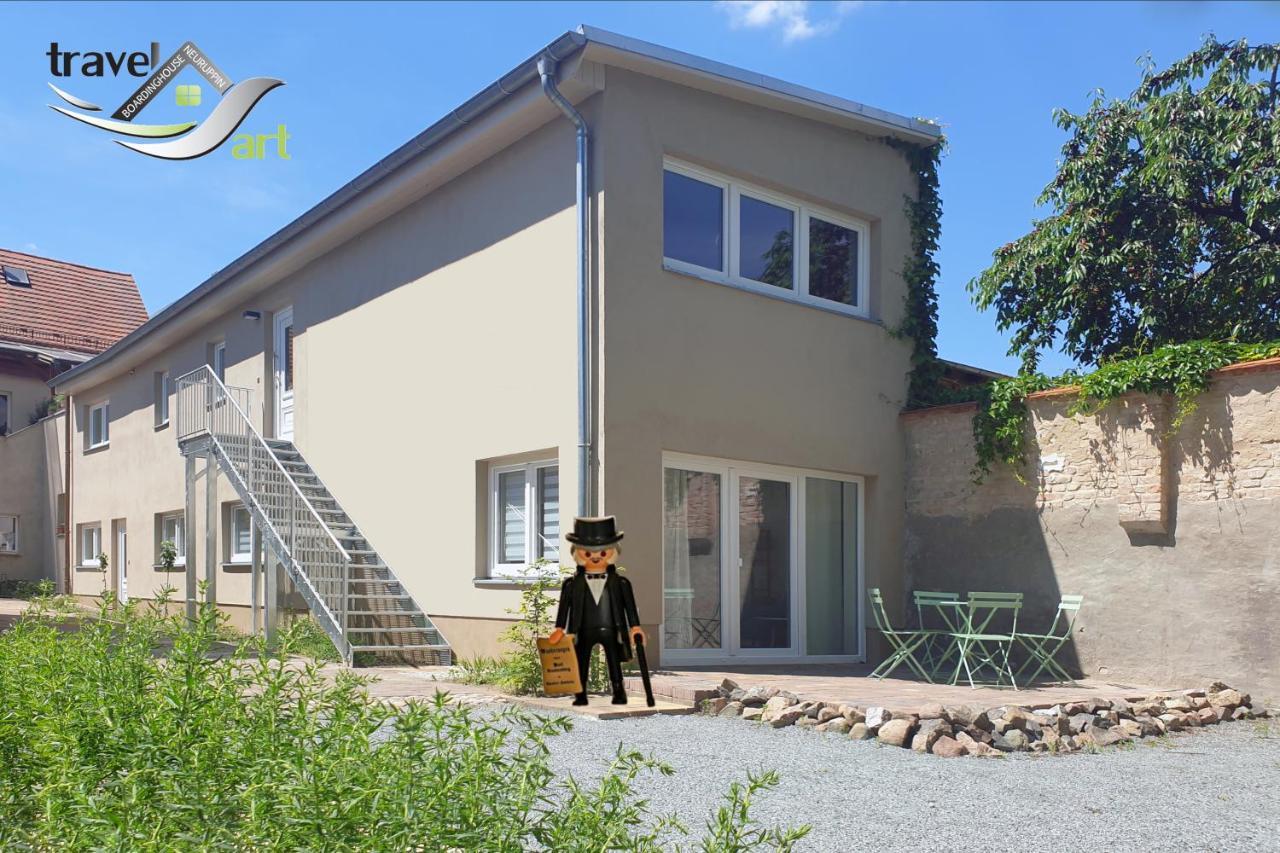Travel Art Boardinghouse Aparthotel Нойрупин Екстериор снимка
